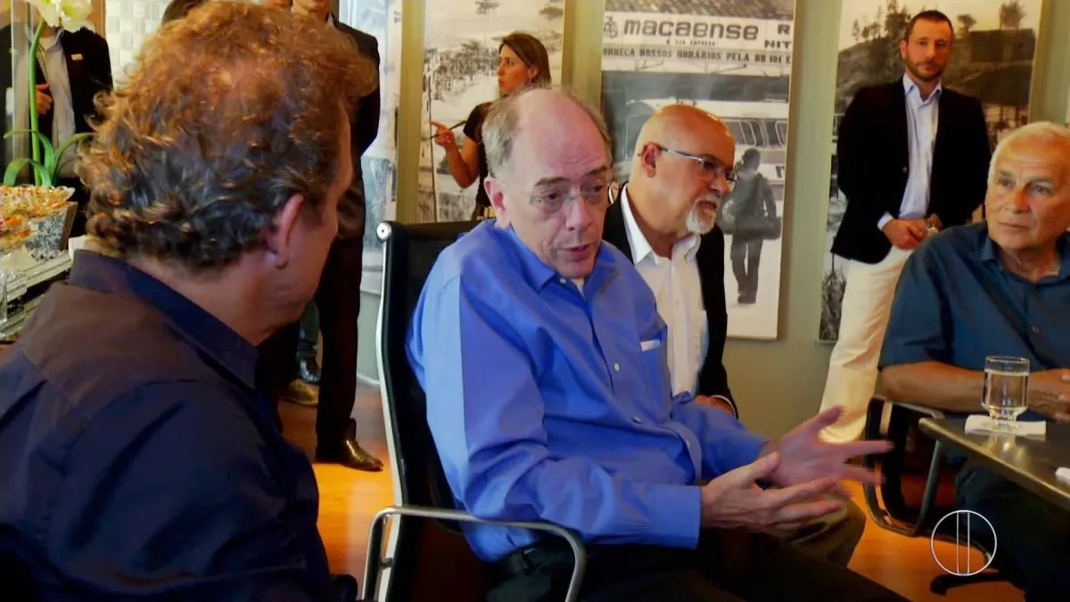 Presidente da Petrobras visita Bacia de Campos e fala de investimentos para os próximos anos